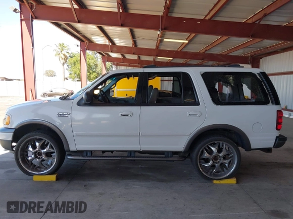 2000 Ford Expedition Special Service with VIN 1FMFU16L9YLC21365, listed as a IAAI auction lot 42544774 with 180,117 mi miles and . Bid and sale history available at DreamBid. Image 14.