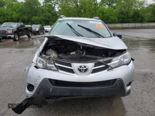 2015 Toyota RAV4 LE z VIN JTMBFREV3FD164635, wystawiony jako Copart lot #57753345 z przebiegiem 36 539 mil mil oraz Szkoda całkowita • Salvage title. Historia ofert i sprzedaży dostępna na DreamBid. Obrazek 5.
