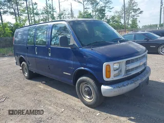 2002 Chevrolet City Express Cargo z VIN 1GCGG25R221234098, wystawiony jako IAAI lot #42041876 z przebiegiem 233 667 mil mil oraz . Historia ofert i sprzedaży dostępna na DreamBid. Obrazek 1.