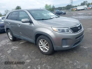 2014 Kia Sorento LX z VIN 5XYKT3A69EG538380, wystawiony jako IAAI lot #42048321 z przebiegiem 187 470 mil mil oraz . Historia ofert i sprzedaży dostępna na DreamBid. Obrazek 1.