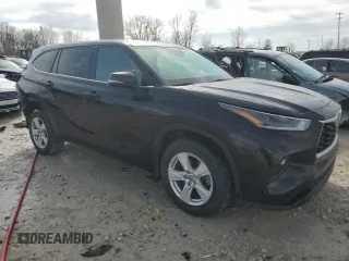 2021 Toyota Highlander L z VIN 5TDBZRBH8MS137793, wystawiony jako Copart lot #48975855 z przebiegiem 68 489 mil mil oraz Szkoda całkowita • Salvage title. Historia ofert i sprzedaży dostępna na DreamBid. Obrazek 4.