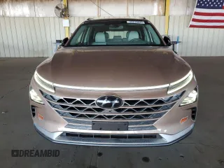 2020 Hyundai NEXO Limited z VIN KM8J84A62LU006995, wystawiony jako Copart lot #50010635 z przebiegiem 35 240 mil mil oraz Czysty tytuł • Clean title. Historia ofert i sprzedaży dostępna na DreamBid. Obrazek 5.