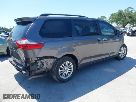 2017 Toyota Sienna XLE Auto Access Seat with VIN 5TDYZ3DC4HS856263, listed as a IAAI auction lot 42003167 with 100,105 mi miles. Bid and sale history available at carsss.com. Image 4.