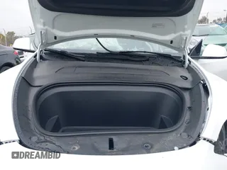 2024 Tesla Model Y Long Range z VIN 7SAYGDEEXRF230169, wystawiony jako IAAI lot #41723049 z przebiegiem Nie podano mil oraz . Historia ofert i sprzedaży dostępna na DreamBid. Obrazek 10.