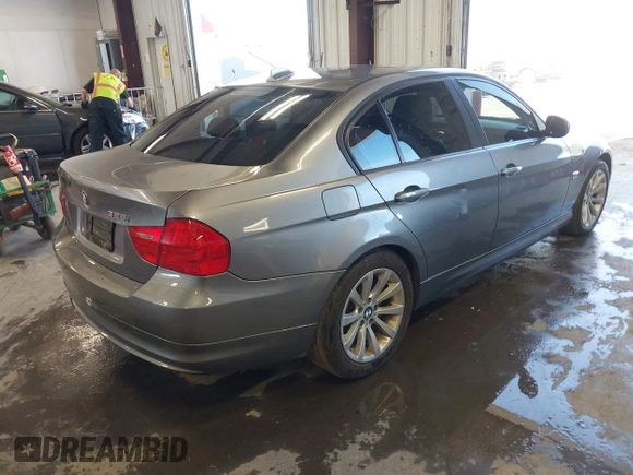 2011 BMW 3 Series 328i xDrive with VIN WBAPK5G55BNN24531, listed as a IAAI auction lot 42028562 with 110,431 mi miles. Bid and sale history available at carsss.com. Image 4.