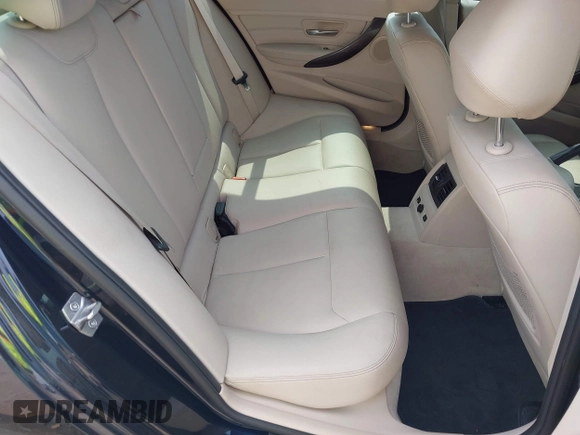 2013 BMW 3 Series 335i xDrive с VIN WBA3B9C53DJ465713, выставлен на аукционе IAAI как лот 42485856 с пробегом 106 716 миль миль и . История ставок и продаж доступна на DreamBid. Изображение 8.