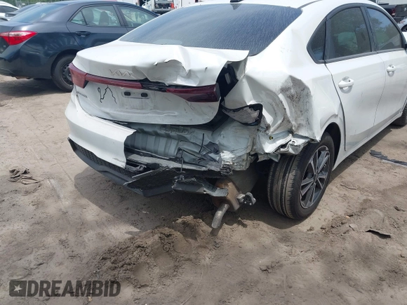 2024 Kia Forte LXS with VIN 3KPF24AD9RE724254, listed as a IAAI auction lot 42101601 with 37,904 mi miles and . Bid and sale history available at DreamBid. Image 17.