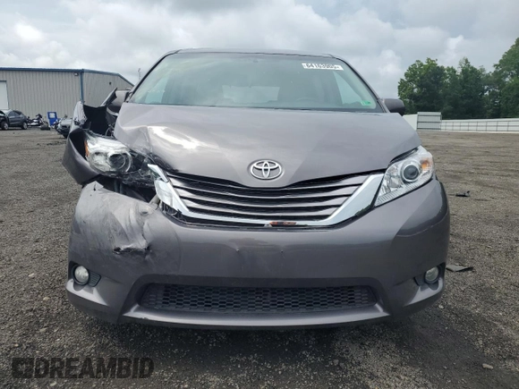 2015 Toyota Sienna XLE z VIN 5TDYK3DC1FS574647, wystawiony jako Copart lot #64163905 z przebiegiem 144 403 mil mil oraz Szkoda całkowita • Salvage title. Historia ofert i sprzedaży dostępna na DreamBid. Obrazek 5.