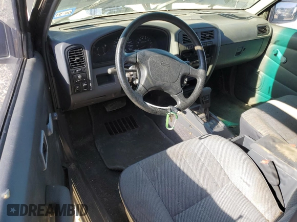 1995 Nissan Frontier XE z VIN 1N6HD16S6SC450675, wystawiony jako Copart lot #88047365 z przebiegiem 193 820 mil mil oraz Czysty tytuł • Clean title. Historia ofert i sprzedaży dostępna na DreamBid. Obrazek 8.
