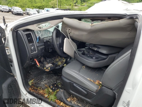 2013 Ram 1500 Tradesman z VIN 3C6JR6DG5DG596218, wystawiony jako Copart lot #59677195 z przebiegiem 118 256 mil mil oraz Szkoda całkowita • Salvage title. Historia ofert i sprzedaży dostępna na DreamBid. Obrazek 8.