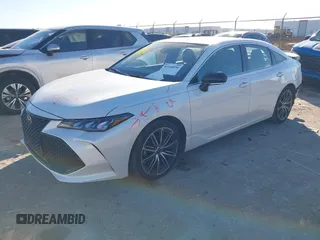 2019 Toyota Avalon XLE z VIN 4T1BZ1FB2KU008198, wystawiony jako IAAI lot #41144894 z przebiegiem 90 477 mil mil oraz . Historia ofert i sprzedaży dostępna na DreamBid. Obrazek 17.