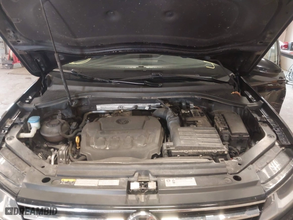 2020 Volkswagen Tiguan SE with VIN 3VV2B7AX4LM115131, listed as a IAAI auction lot 42017352 with 87,909 mi miles. Bid and sale history available at carsss.com. Image 10.