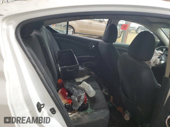 2016 Nissan Versa SV z VIN 3N1CN7AP3GL916917, wystawiony jako Copart lot #55994285 z przebiegiem Nie podano mil oraz Szkoda całkowita • Salvage title. Historia ofert i sprzedaży dostępna na DreamBid. Obrazek 10.