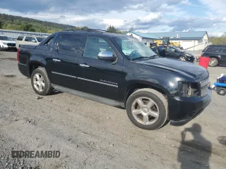 2013 Chevrolet Avalanche LTZ with VIN 3GNTKGE77DG317983, listed as a Copart auction lot 73605784 with 181,877 mi miles and Salvage Title. Bid and sale history available at carsss.com. Image 4.