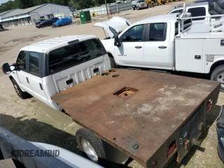 2006 Ford F-350 XL z VIN 1FDWW36P36ED25201, wystawiony jako Copart lot #65108995 z przebiegiem 226 872 mil mil oraz Czysty tytuł • Clean title. Historia ofert i sprzedaży dostępna na DreamBid. Obrazek 2.