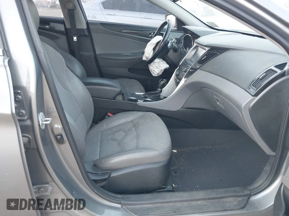 2014 Hyundai Sonata Limited with VIN 5NPEC4AB9EH897799, listed as a IAAI auction lot 40771774 with 221,000 mi miles and . Bid and sale history available at DreamBid. Image 5.