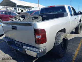 2008 Chevrolet Silverado 1500 Work Truck with VIN 1GCEC19C58Z175643, listed as a IAAI auction lot 41610672 with 1 mi miles. Bid and sale history available at carsss.com. Image 4.