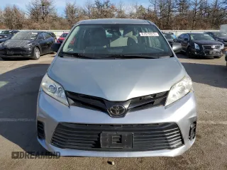 2018 Toyota Sienna L with VIN 5TDZZ3DC9JS910733, listed as a Copart auction lot 87875975 with 113,125 mi miles and Clean Title. Bid and sale history available at DreamBid. Image 5.