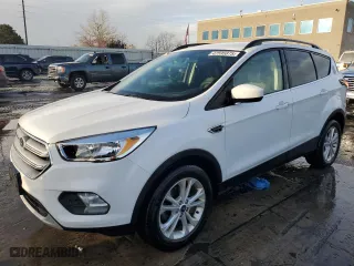 2018 Ford Escape SE with VIN 1FMCU0GDXJUD48551, listed as a Copart auction lot 42595875 with 39,456 mi miles and Salvage Title. Bid and sale history available at carsss.com. Image 1.
