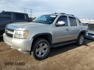 2007 Chevrolet Avalanche LTZ z VIN 3GNFK12337G261122, wystawiony jako Copart lot #53988975 z przebiegiem 199 866 mil mil oraz Szkody całkowita. Historia ofert i sprzedaży dostępna na DreamBid. Obrazek 1.