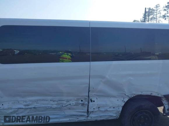 2024 Ford Transit Passenger XL z VIN 1FBAX2YGXRKA28228, wystawiony jako IAAI lot #41557793 z przebiegiem 32 264 mil mil oraz . Historia ofert i sprzedaży dostępna na DreamBid. Obrazek 14.