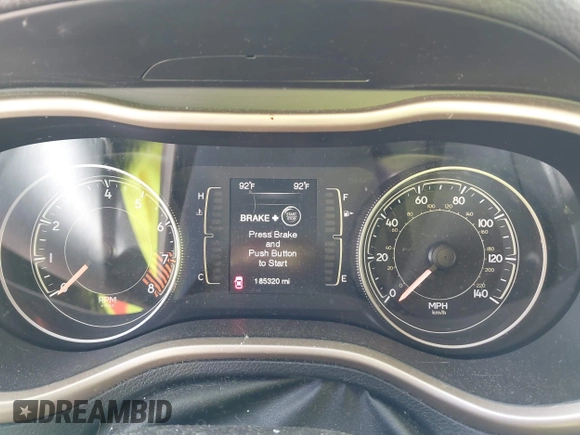 2014 Jeep Cherokee Latitude z VIN 1C4PJMCS3EW184984, wystawiony jako IAAI lot #42301604 z przebiegiem 185 320 mil mil oraz . Historia ofert i sprzedaży dostępna na DreamBid. Obrazek 7.