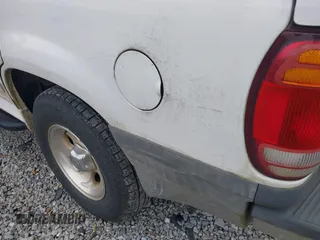 2000 Ford Explorer XLT с VIN 1FMZU63P1YUB59536, выставлен на аукционе IAAI как лот 42525666 с пробегом 300 184 миль миль и . История ставок и продаж доступна на DreamBid. Изображение 6.
