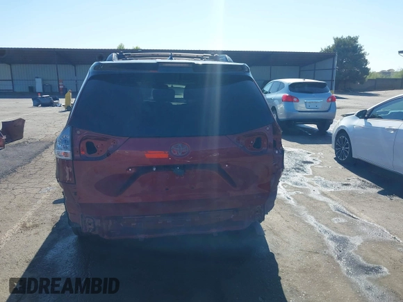 2020 Toyota Sienna SE with VIN 5TDXZ3DC8LS053685, listed as a IAAI auction lot 42304380 with 40,812 mi miles and . Bid and sale history available at DreamBid. Image 17.