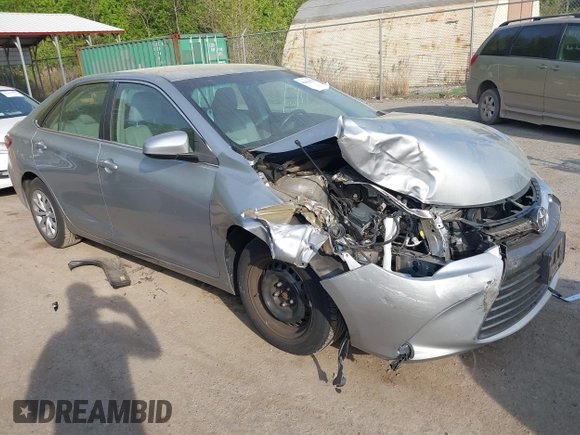 2017 Toyota Camry XLE z VIN 4T1BF1FK8HU376791, wystawiony jako IAAI lot #42114379 z przebiegiem 54 319 mil mil oraz . Historia ofert i sprzedaży dostępna na DreamBid. Obrazek 1.