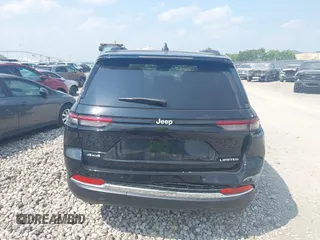2024 Jeep Grand Cherokee Limited z VIN 1C4RJHBG9RC162492, wystawiony jako IAAI lot #42424937 z przebiegiem 5 939 mil mil oraz . Historia ofert i sprzedaży dostępna na DreamBid. Obrazek 17.