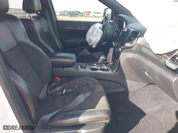 2019 Jeep Grand Cherokee Trailhawk with VIN 1C4RJFLG7KC726830, listed as a IAAI auction lot 41448850 with 97,218 mi miles. Bid and sale history available at carsss.com. Image 5.