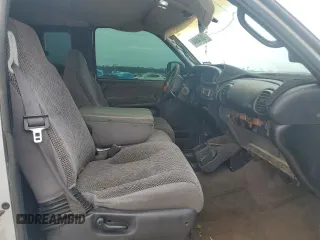 2001 Dodge Ram 2500 with VIN 1B7KF23681J210408, listed as a Copart auction lot 70034884 with 0 mi miles and Salvage Title. Bid and sale history available at carsss.com. Image 5.