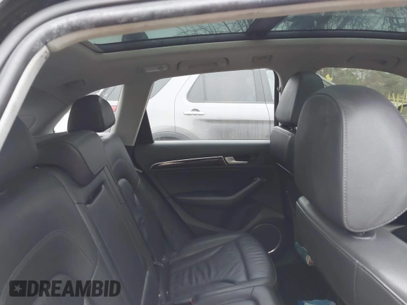 2014 Audi Q5 Premium Plus z VIN WA1DGAFPXEA091359, wystawiony jako IAAI lot #41435590 z przebiegiem 181 440 mil mil oraz . Historia ofert i sprzedaży dostępna na DreamBid. Obrazek 8.