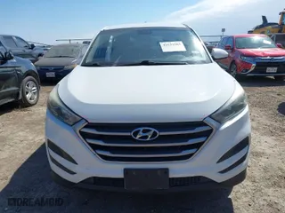 2018 Hyundai Tucson SE with VIN KM8J23A40JU669361, listed as a IAAI auction lot 41633583 with 97,884 mi miles. Bid and sale history available at carsss.com. Image 13.