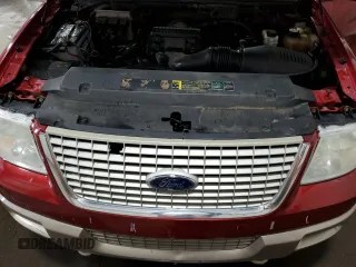 2005 Ford Expedition Eddie Bauer z VIN 1FMFU18505LA32517, wystawiony jako Copart lot #51774225 z przebiegiem 236 079 mil mil oraz Szkoda całkowita • Salvage title. Historia ofert i sprzedaży dostępna na DreamBid. Obrazek 12.
