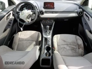 2019 Toyota Yaris L z VIN 3MYDLBYV0KY500741, wystawiony jako Copart lot #53882565 z przebiegiem 118 190 mil mil oraz Nie do naprawy • Non repairable. Historia ofert i sprzedaży dostępna na DreamBid. Obrazek 8.