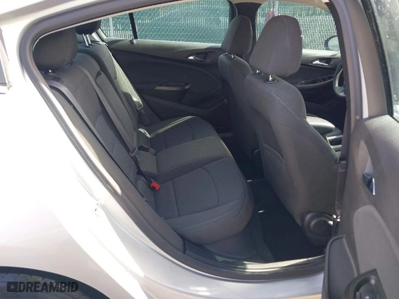 2017 Chevrolet Cruze LT with VIN 1G1BE5SM8H7257409, listed as a IAAI auction lot 41710308 with 90,784 mi miles. Bid and sale history available at carsss.com. Image 8.