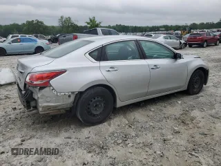 2015 Nissan Altima 2.5 z VIN 1N4AL3AP4FC438526, wystawiony jako Copart lot #54361345 z przebiegiem 135 577 mil mil oraz Szkoda całkowita • Salvage title. Historia ofert i sprzedaży dostępna na DreamBid. Obrazek 3.