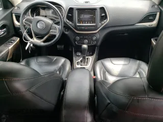 2017 Jeep Cherokee Limited z VIN 1C4PJMDS3HW625449, wystawiony jako Copart lot #61153335 z przebiegiem 128 331 mil mil oraz Szkoda całkowita • Salvage title. Historia ofert i sprzedaży dostępna na DreamBid. Obrazek 8.