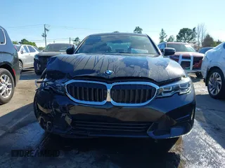 2022 BMW 3 Series 330i z VIN 3MW5R1J0XN8C30297, wystawiony jako IAAI lot #41881552 z przebiegiem 42 005 mil mil oraz . Historia ofert i sprzedaży dostępna na DreamBid. Obrazek 12.