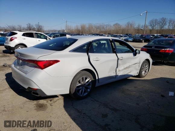 2022 Toyota Avalon XLE z VIN 4T1AZ1FB4NU085980, wystawiony jako Copart lot #47639985 z przebiegiem 15 154 mil mil oraz Szkoda całkowita • Salvage title. Historia ofert i sprzedaży dostępna na DreamBid. Obrazek 3.