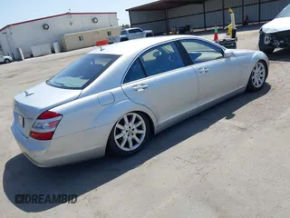 2007 Mercedes-Benz S 550 z VIN WDDNG71X77A018785, wystawiony jako IAAI lot #42114156 z przebiegiem 177 269 mil mil oraz . Historia ofert i sprzedaży dostępna na DreamBid. Obrazek 4.