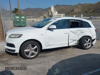 2014 Audi Q7 S line Prestige with VIN WA1DGAFE2ED010013, listed as a IAAI auction lot 42454744 with Not provided miles and . Bid and sale history available at DreamBid. Image 14.