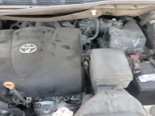 2018 Toyota Sienna SE with VIN 5TDXZ3DCXJS926267, listed as a Copart auction lot 85532495 with 144,559 mi miles and Salvage title. Bid and sale history available at DreamBid. Image 15.