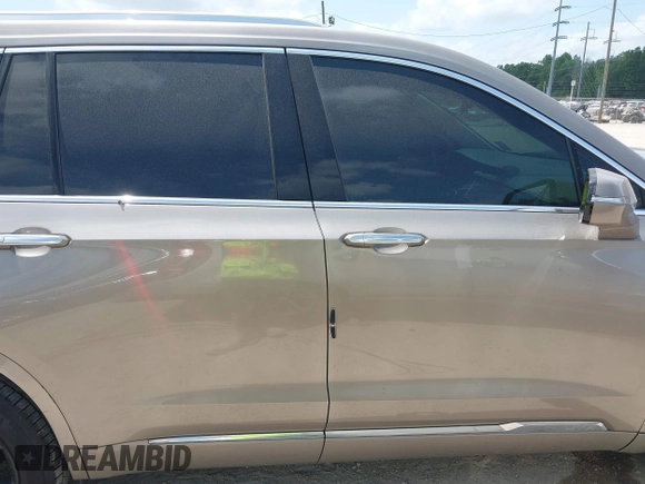 2022 Cadillac XT6 Premium Luxury z VIN 1GYKPCRS4NZ107852, wystawiony jako IAAI lot #42075012 z przebiegiem 66 046 mil mil oraz . Historia ofert i sprzedaży dostępna na DreamBid. Obrazek 13.