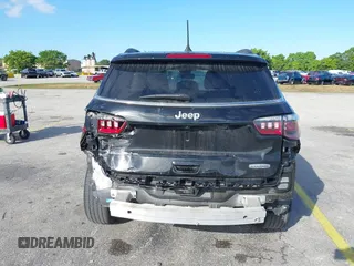 2022 Jeep Compass Latitude with VIN 3C4NJCBB6NT229344, listed as a IAAI auction lot 41686958 with 40,696 mi miles and . Bid and sale history available at carsss.com. Image 17.