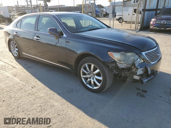 2007 Lexus LS 460 L z VIN JTHGL46FX75010314, wystawiony jako Copart lot #49655405 z przebiegiem 153 473 mil mil oraz Szkoda całkowita • Salvage title. Historia ofert i sprzedaży dostępna na DreamBid. Obrazek 4.