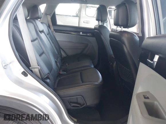 2014 Kia Sorento LX with VIN 5XYKT4A73EG425510, listed as a IAAI auction lot 41882601 with 165,751 mi miles and . Bid and sale history available at carsss.com. Image 8.