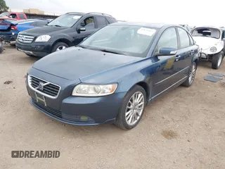 2009 Volvo S40 2.4L с VIN YV1MS382292445158, выставлен на аукционе IAAI как лот 42032933 с пробегом 129 025 миль миль и . История ставок и продаж доступна на DreamBid. Изображение 2.