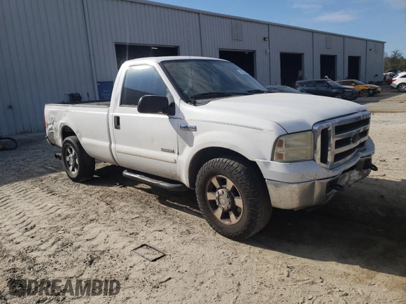 2005 Ford F-250 XL with VIN 1FTSF20PX5EA68218, listed as a Copart auction lot 86724404 with 258,036 mi miles and Salvage title. Bid and sale history available at DreamBid. Image 4.
